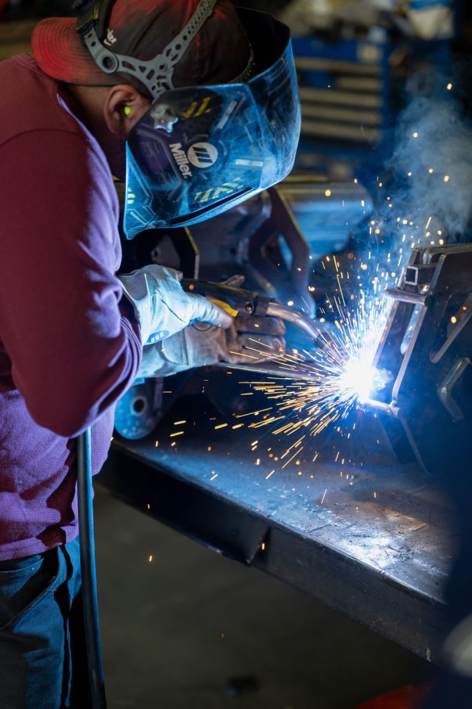 Welding with MIG gun
